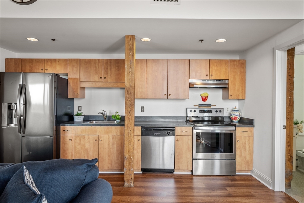 147 Centre Street # 603