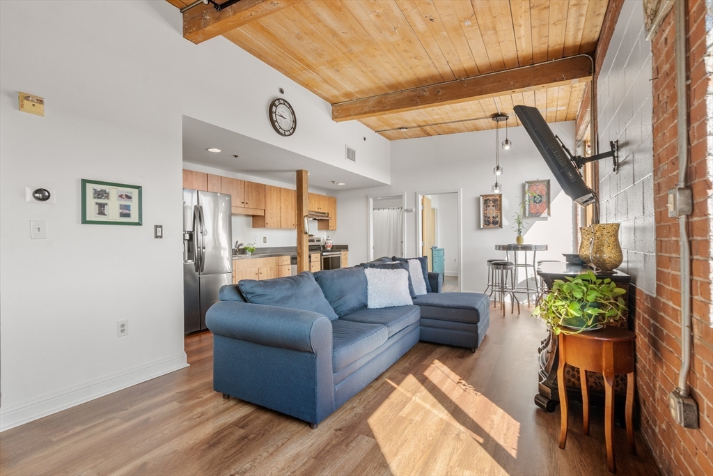 147 Centre Street # 603