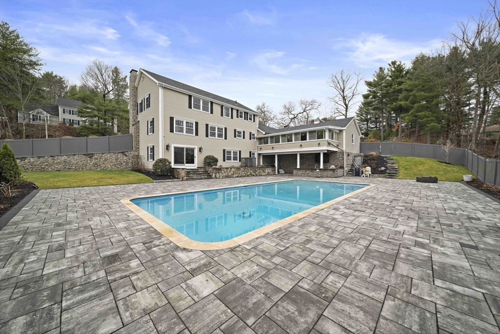49 Algonquin Rd