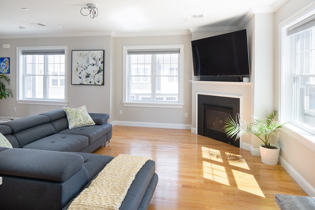 150 Quincy Ave Unit: 3A