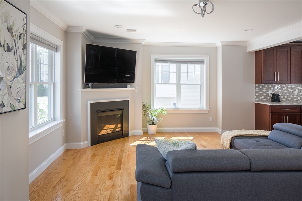 150 Quincy Ave Unit: 3A