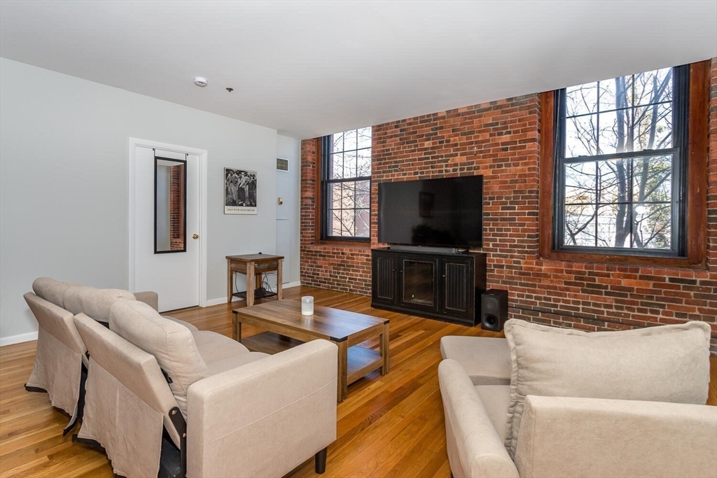 1241-1251 Adams St # F407