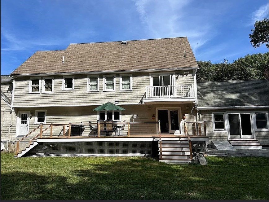 16 Salt Meadow Ln