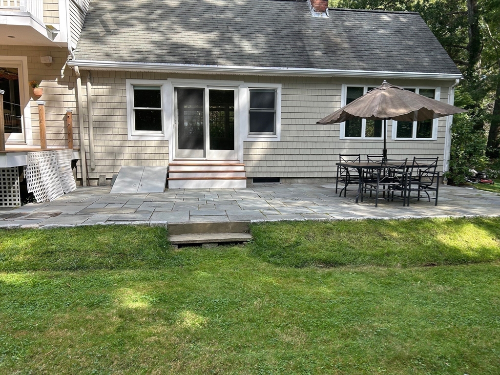 16 Salt Meadow Ln