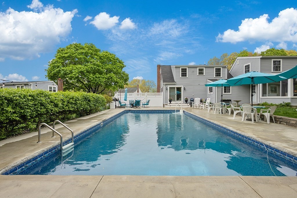 13 Meadowview Road