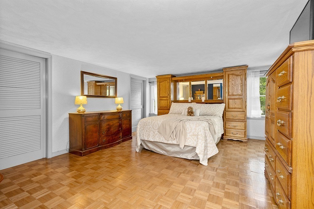 13 Meadowview Road