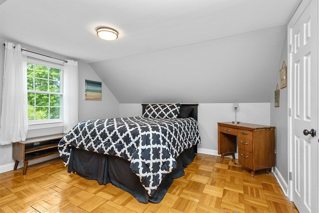 13 Meadowview Road