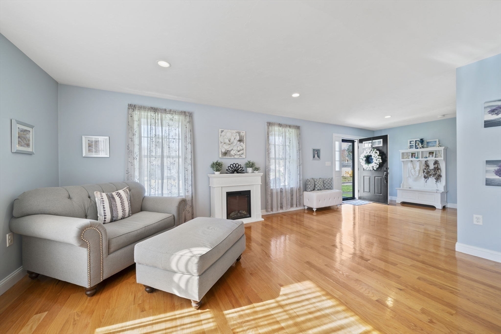150 E High St