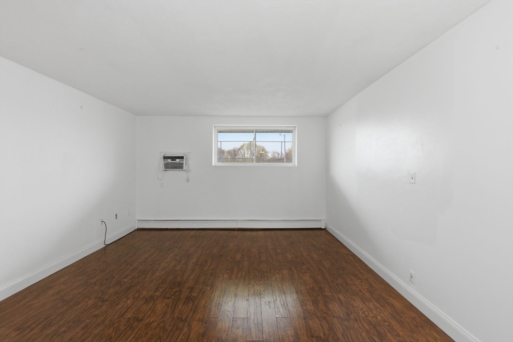 1000 Governors Dr # 4