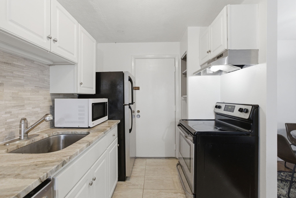 1000 Governors Dr # 4
