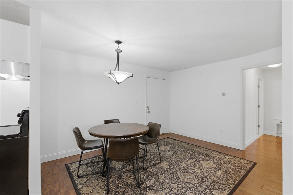 1000 Governors Dr # 4