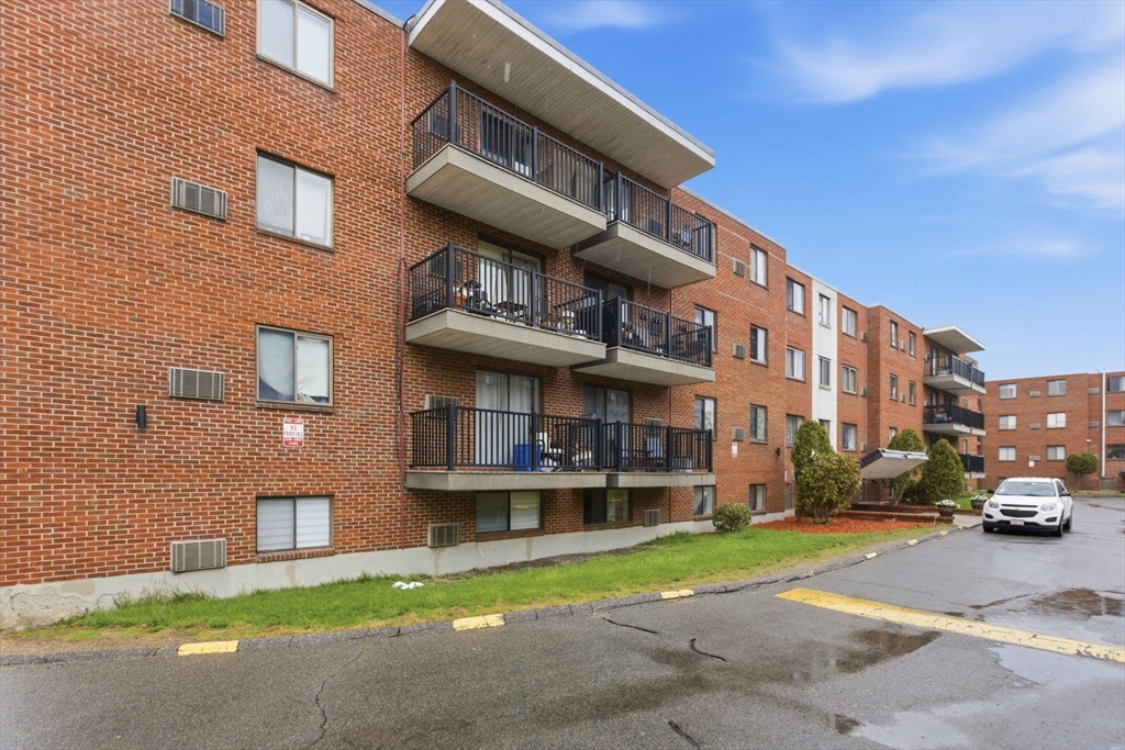 1000 Governors Dr # 4