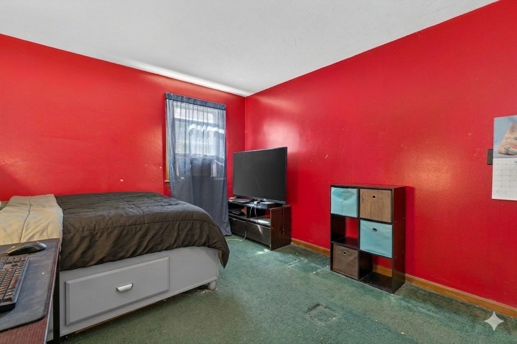 300 Water St
