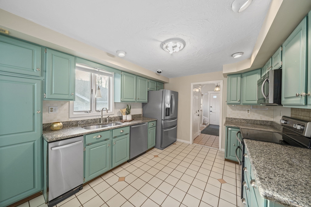 86 Cabot Ave