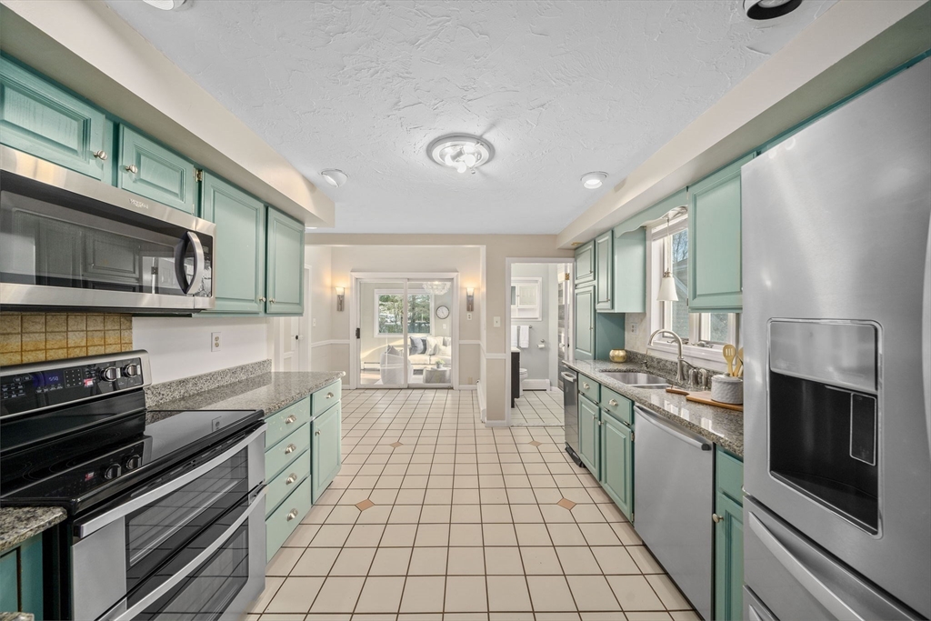 86 Cabot Ave