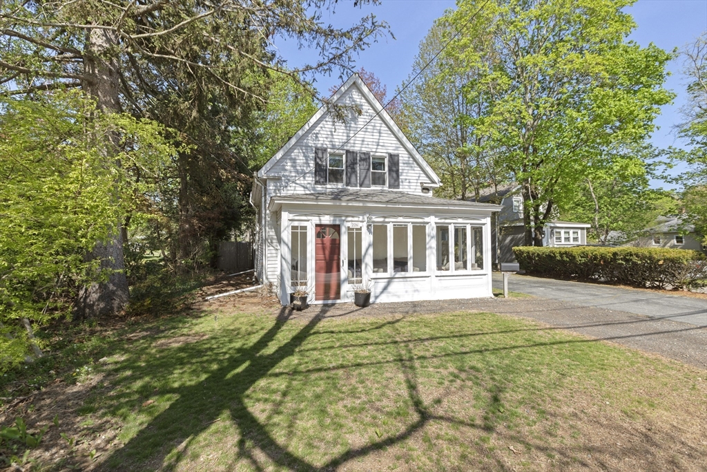 226 Central St