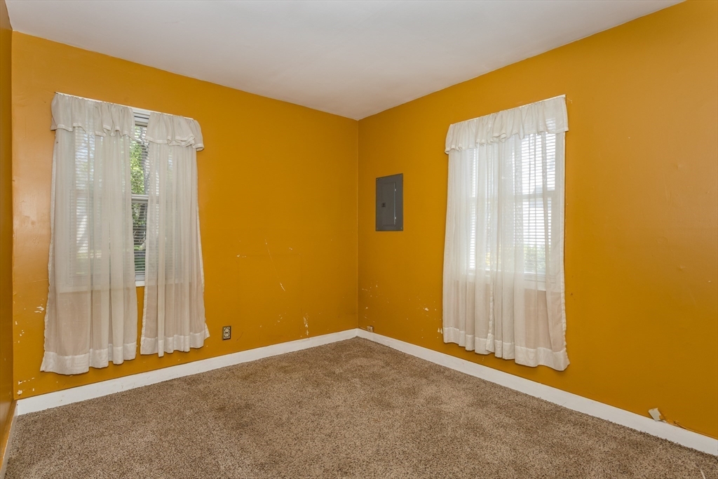 20 Rayburn Rd