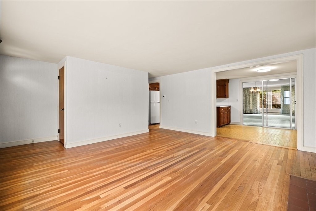 12 Roberts Road