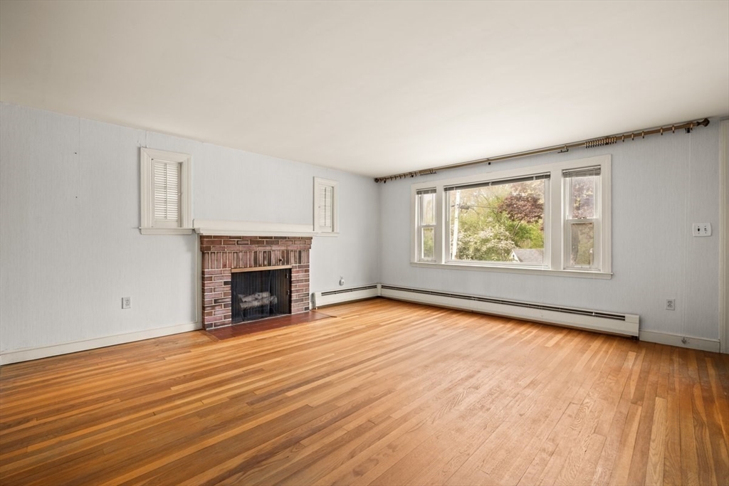 12 Roberts Road