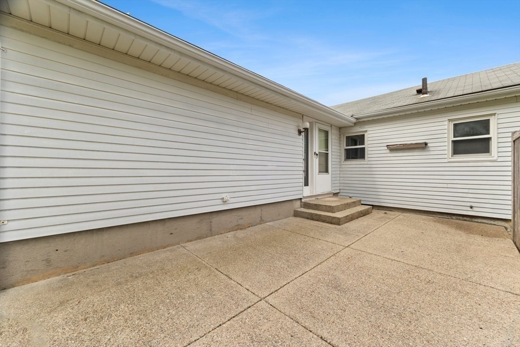 12 Roberts Road