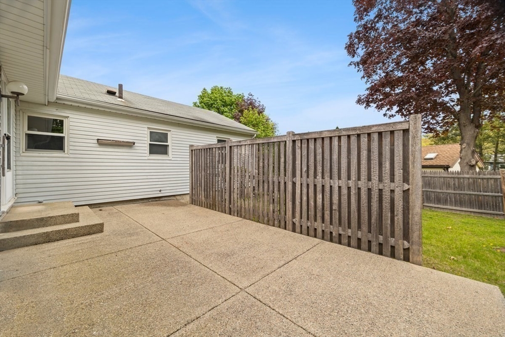 12 Roberts Road