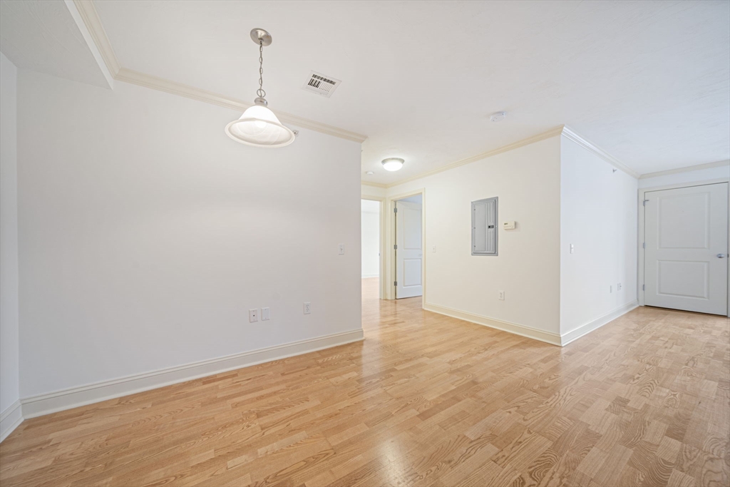 555 Page St # 305