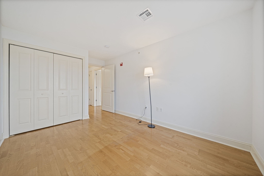 555 Page St # 305