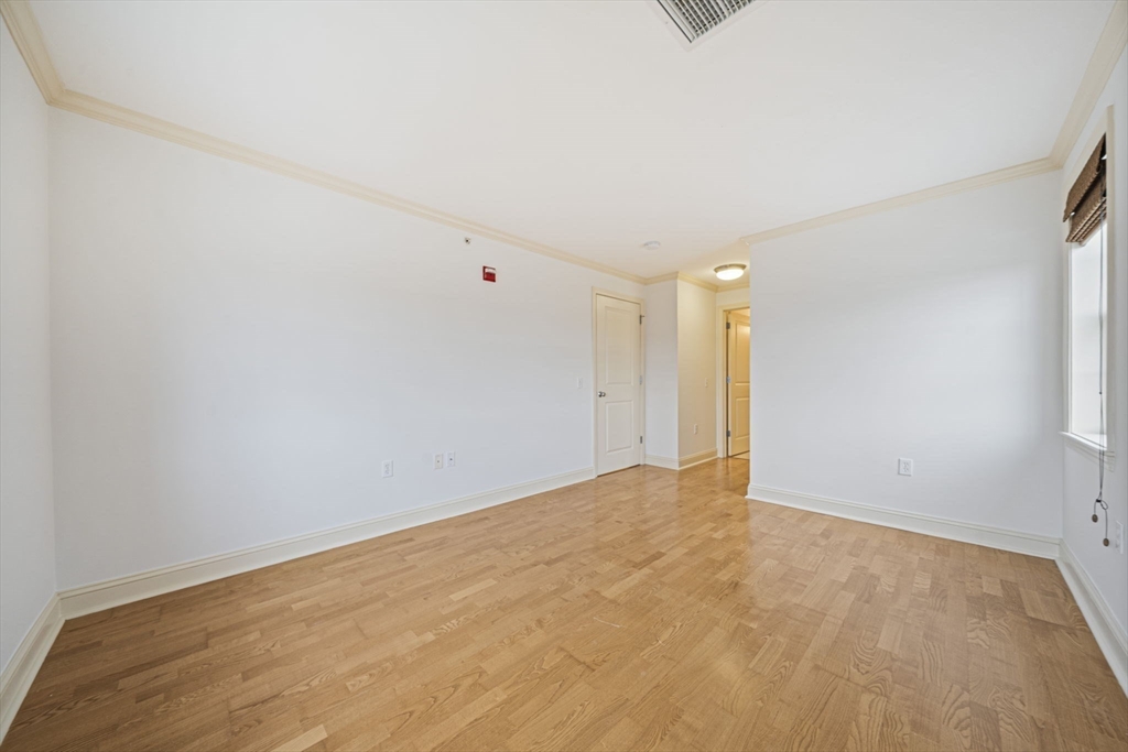 555 Page St # 305