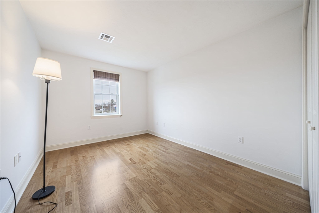 555 Page St # 305