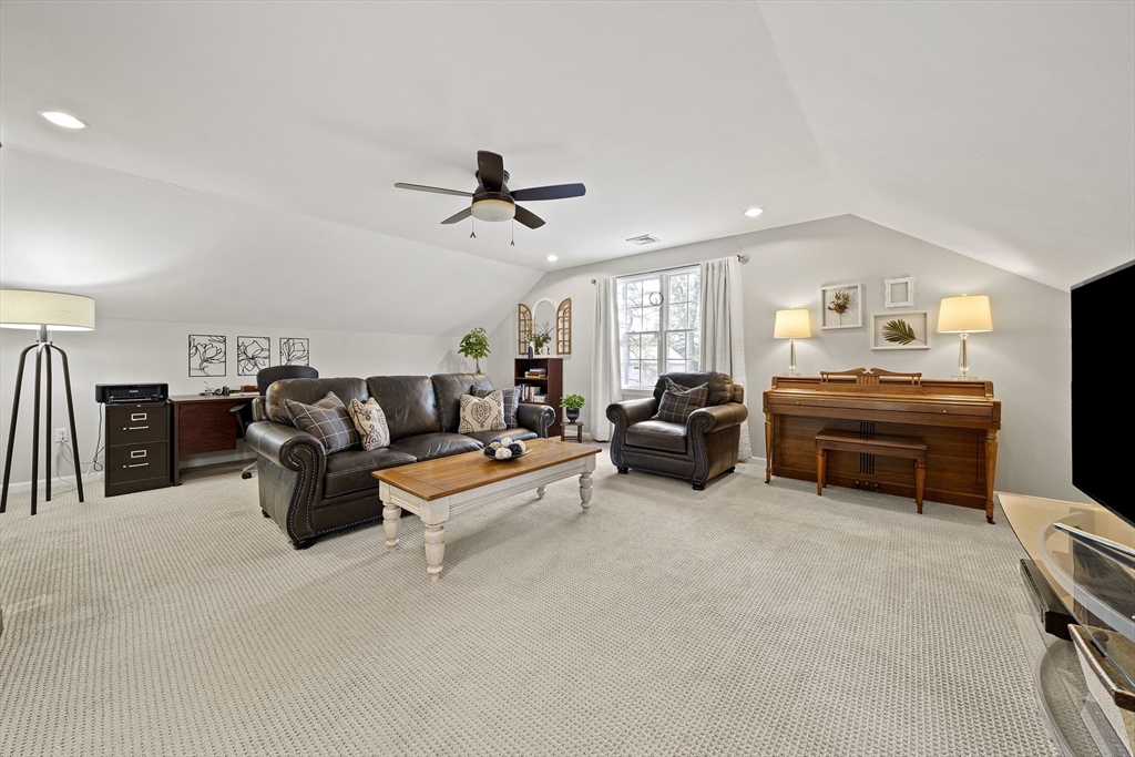 7 Evergreen Circle # 7