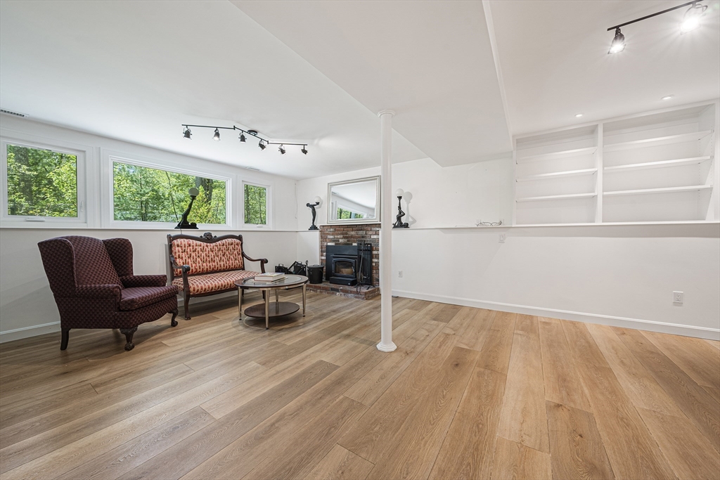 136 Allen Road