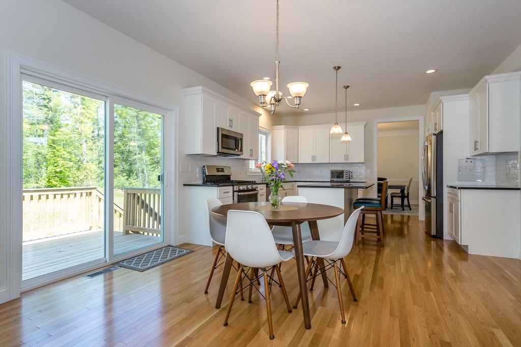 42 Magnolia Way