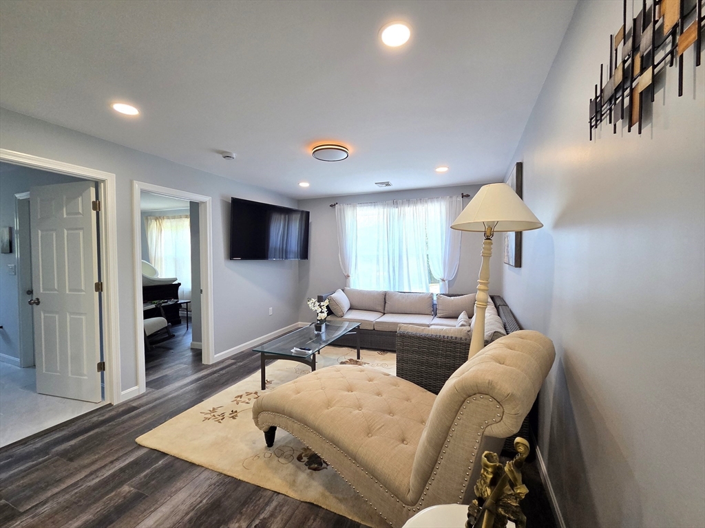 276 Sumner St # 2