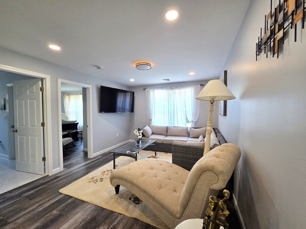 276 Sumner St # 2