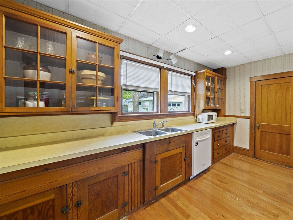 19 Byron Ave