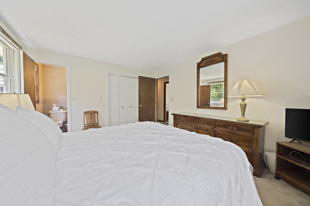 6 Sandy Ridge Cir