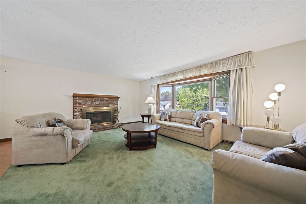 6 Sandy Ridge Cir