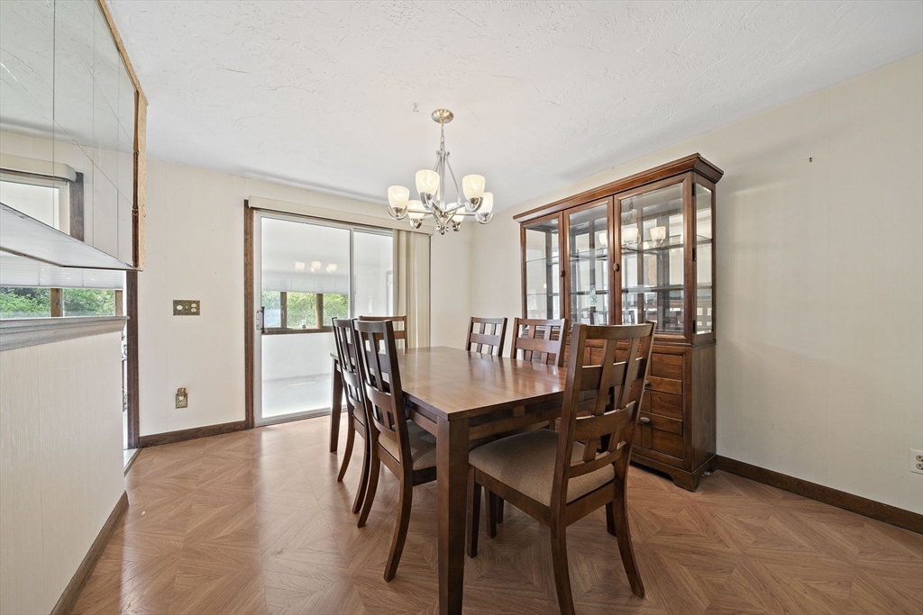 6 Sandy Ridge Cir