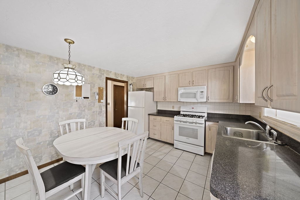 6 Sandy Ridge Cir