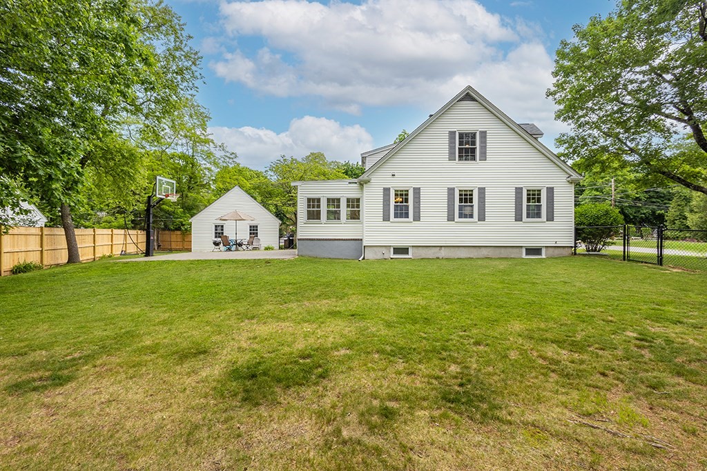 1 Ledgeville Ave