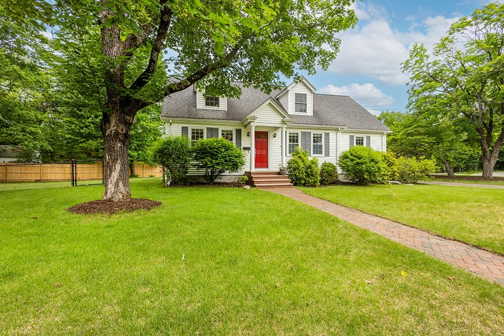 1 Ledgeville Ave