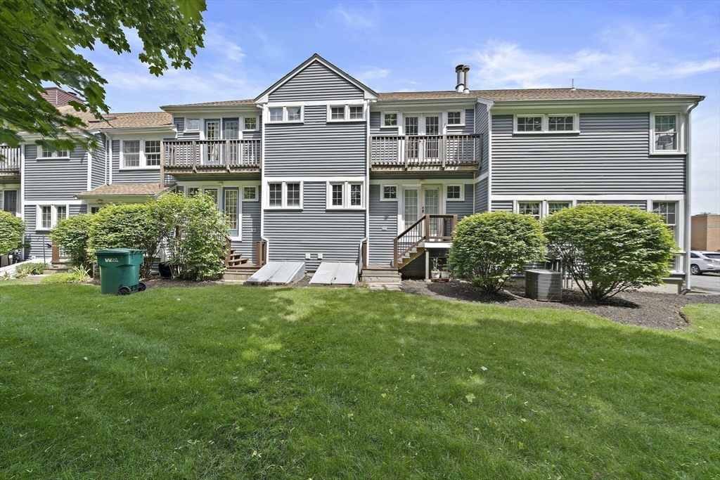 501 Auburn St # 402
