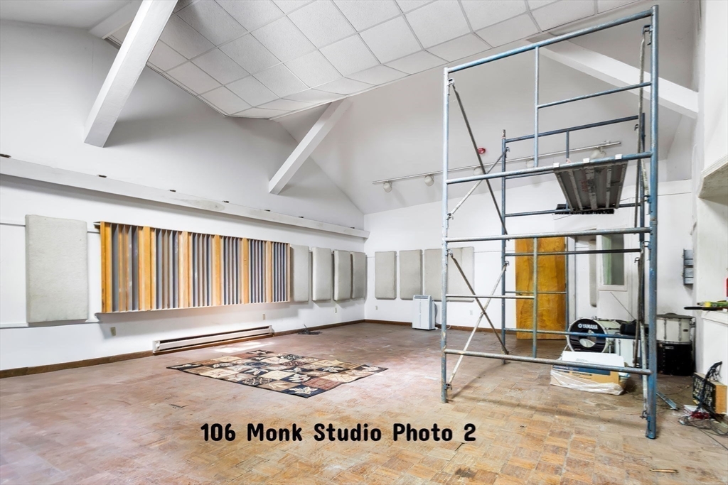 106 Monk St