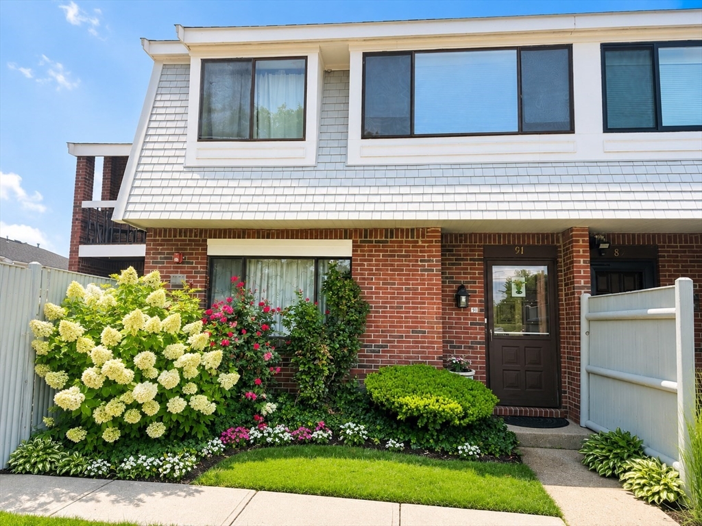 91 Rosewood Dr # 91