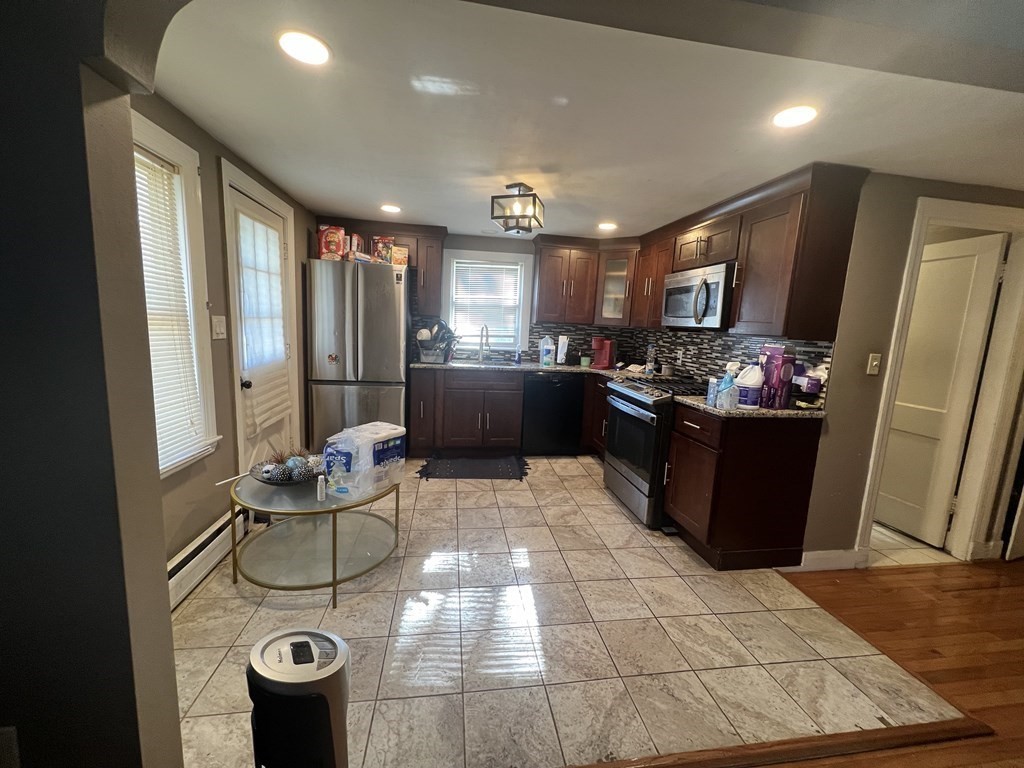 18 Vesey Rd