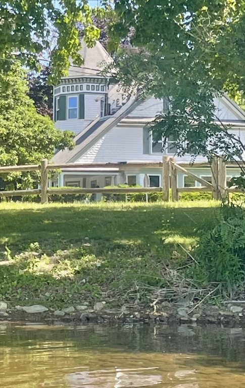 2 East Street