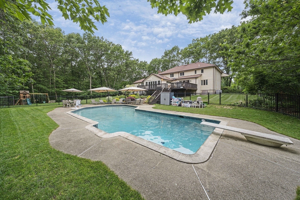42 Eisenhower Dr