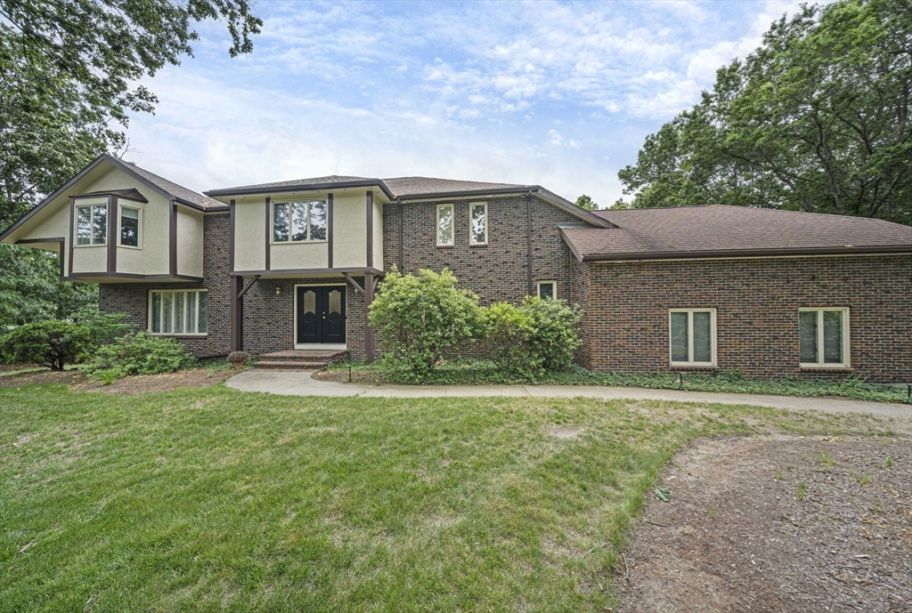 42 Eisenhower Dr