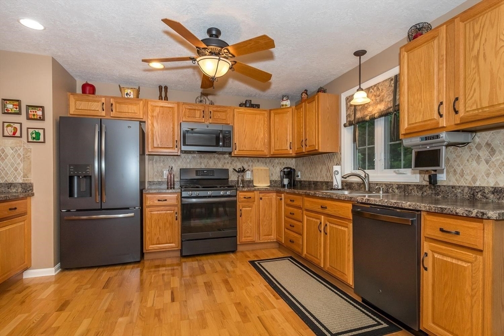 83 Kathleen Grant Rd