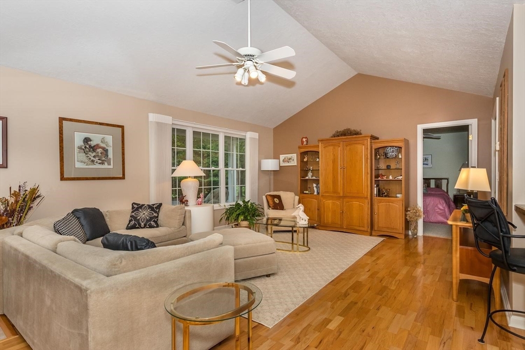 83 Kathleen Grant Rd